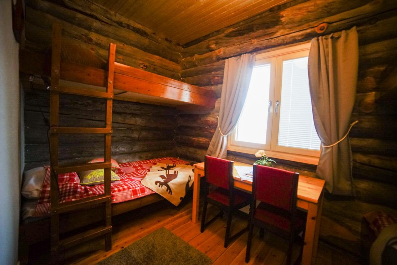 Bed and Breakfast Neljaen Tuulen Tupa Кааманен Экстерьер фото